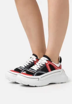 LOVE MOSCHINO Baskets Basses - Fantasy Color