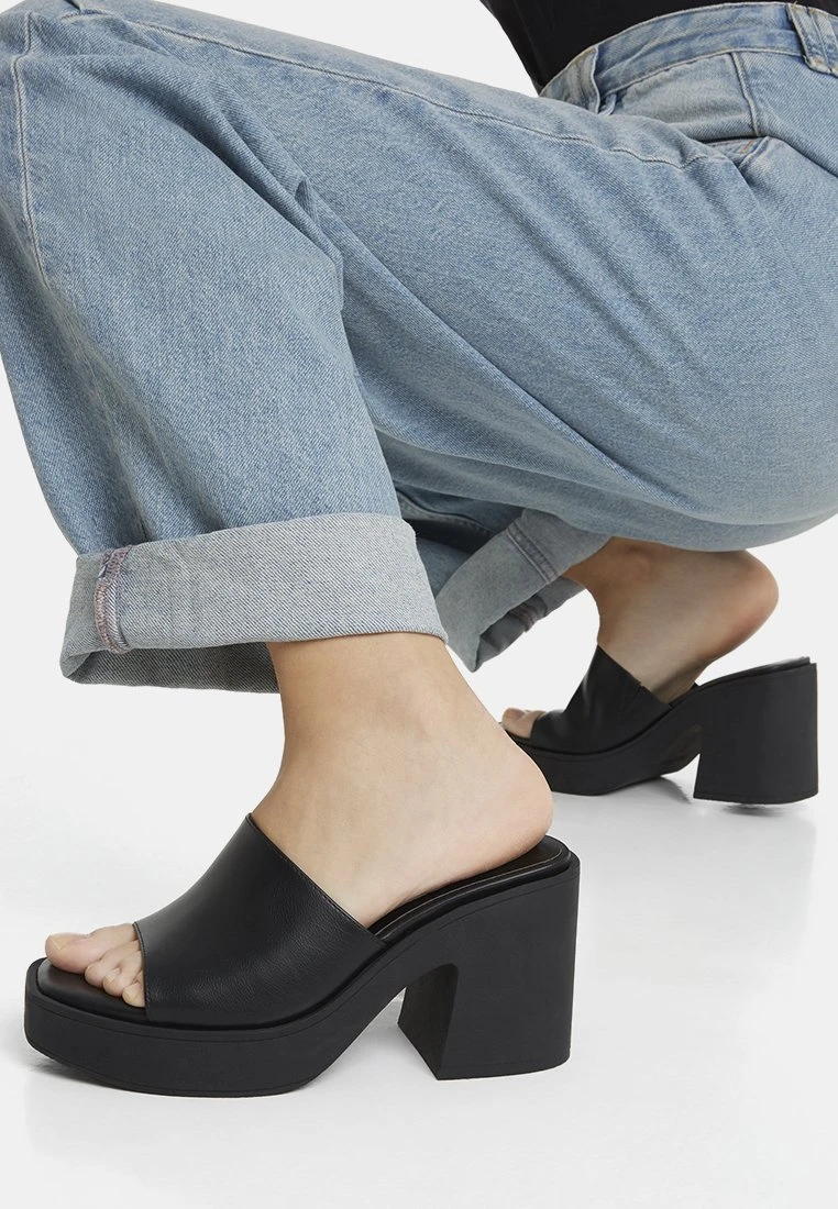 BERSHKA Mules À Talons - Black