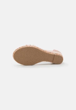 Marco Tozzi By Guido Maria Kretschmer - Sandales Compensées - Powder 10 Marco Tozzi By Guido Maria Kretschmer - Sandales Compensées - Powder -Magasin De Chaussures Mode Pour Femmes 264918ed86764ea9a330840a4e600445 scaled