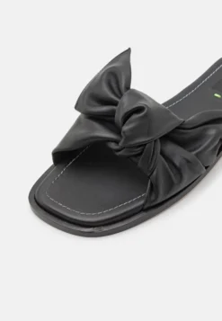 MSGM Mules - Black -Magasin De Chaussures Mode Pour Femmes 2e88c6023b4147238ed8d7eb2cf82d90 scaled