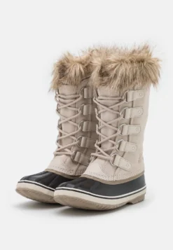 Sorel Joan Of Arctic - Bottes De Neige - Fawn, Omega Tau 8 Sorel Joan Of Arctic - Bottes De Neige - Fawn, Omega Tau -Magasin De Chaussures Mode Pour Femmes 46621c218e3f424aa9e44478332e4c57 scaled