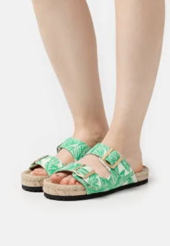 Manebi Nordic - Mules - Green/Cream