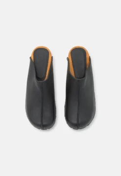 Pavement Mimi - Sabots - Black -Magasin De Chaussures Mode Pour Femmes 59de03bf53594745aa6f124e5174d404 scaled