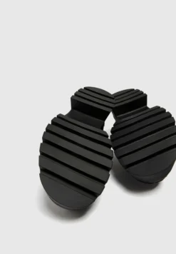 PULL & BEAR Mit Profilsohle Und Verzierung - Mocassins - Black -Magasin De Chaussures Mode Pour Femmes 5da713945cae4dfb8af67ae3e46917c0 scaled