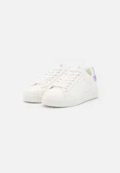 Guess Rockies - Baskets Basses - White/Violet -Magasin De Chaussures Mode Pour Femmes 646223c85572418b865302da81972df4 scaled