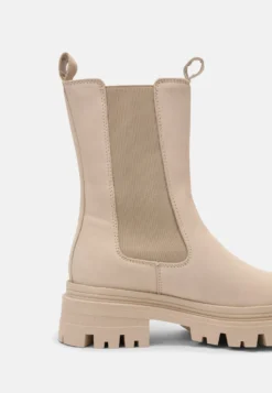 Tamaris Bottes À Plateau - Antelope 15 Tamaris Bottes À Plateau - Antelope -Magasin De Chaussures Mode Pour Femmes 8b166af5f1174df3b217e8988093d246 scaled