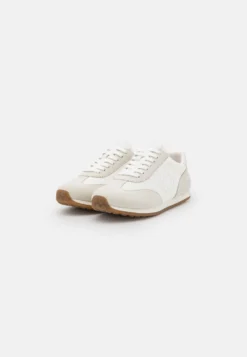 Marco Tozzi Baskets Basses - White -Magasin De Chaussures Mode Pour Femmes 96776a6b4e434dc5b60fa3d0b36bd7e5 scaled