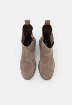 Tamaris Bottines - Taupe 11 Tamaris Bottines - Taupe -Magasin De Chaussures Mode Pour Femmes 99a8592c358c479f8829c6058d994a18 scaled
