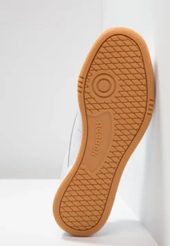 Reebok Classic Club C 85 Unisex - Baskets Basses - White/Royal 10 Reebok Classic Club C 85 Unisex - Baskets Basses - White/Royal -Magasin De Chaussures Mode Pour Femmes 9a70abb042314c659037da7aa35cd8c9