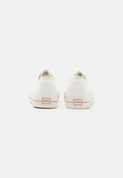 Guess Emma - Baskets Basses - Weiß -Magasin De Chaussures Mode Pour Femmes b0a4da7c509d46649ddddef6f705520f scaled