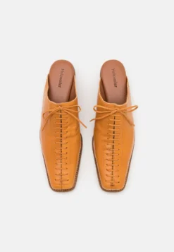 Holzweiler Mimmi Clackers - Sabots - Camel -Magasin De Chaussures Mode Pour Femmes b2e6ca29996f4c6ab7bef420aad961b3 scaled