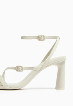 BERSHKA With Ankle Strap - Strappy 11720160 - Sandales - White 12 BERSHKA With Ankle Strap - Strappy 11720160 - Sandales - White -Magasin De Chaussures Mode Pour Femmes b5ba11556d6548169ab729ddec441310 scaled