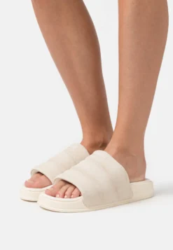 Adidas Originals Adilette Essential - Mules - White