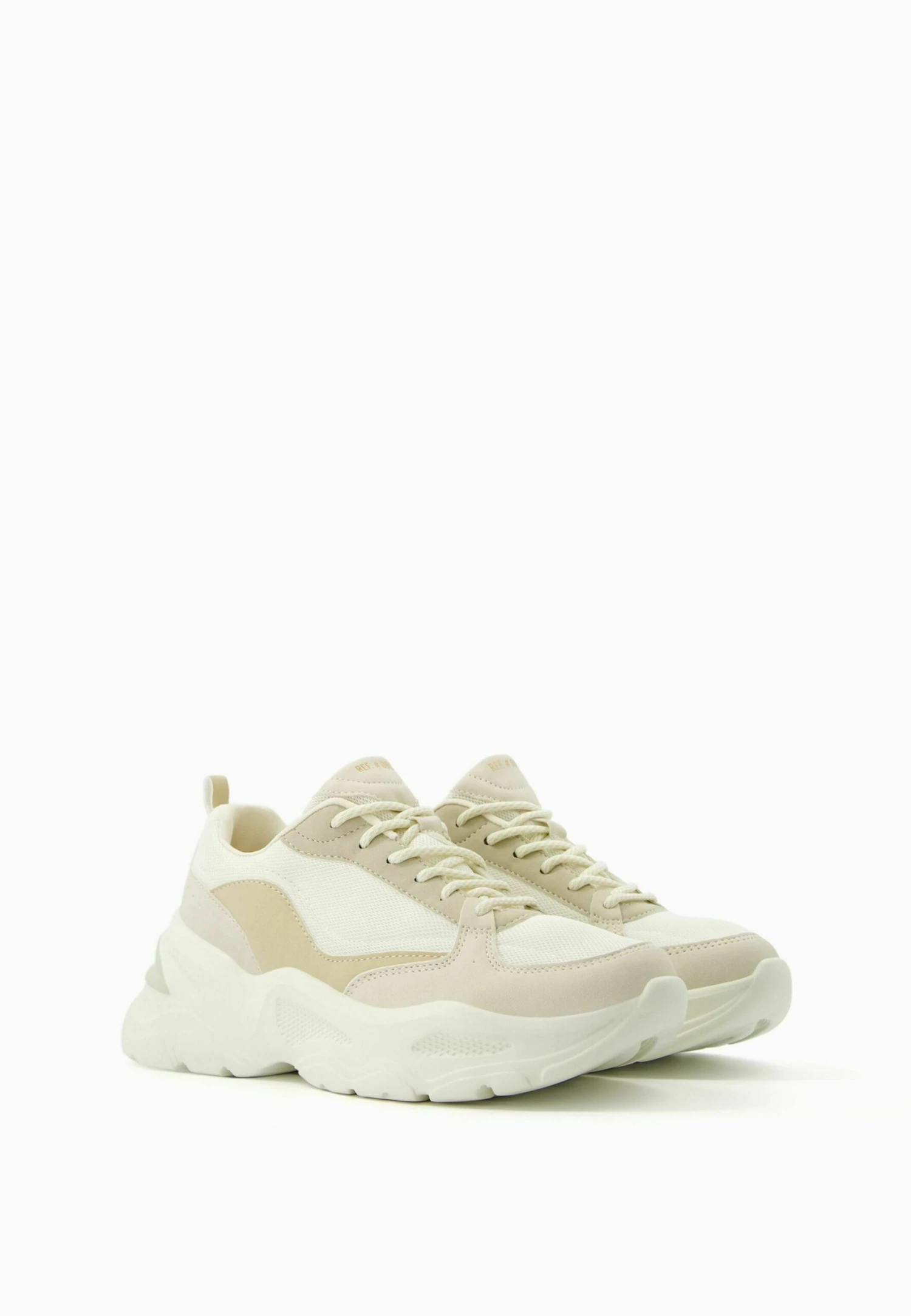 BERSHKA Detail - Contrast - Baskets Basses - Sand 3 BERSHKA Detail - Contrast - Baskets Basses - Sand – Image 3