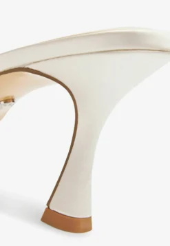 Next Forever Comfort Wedding Bow Standard - Mules À Talons - Ivory White -Magasin De Chaussures Mode Pour Femmes dca2c79fc9f746dd8b8070921ab2f686 scaled