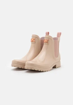 MICHAEL Michael Kors Sidney Rain Bootie - Bottes En Caoutchouc - Soft Pink 9 MICHAEL Michael Kors Sidney Rain Bootie - Bottes En Caoutchouc - Soft Pink -Magasin De Chaussures Mode Pour Femmes e93b296b9cf4450eb47d6e23b7460e62 scaled