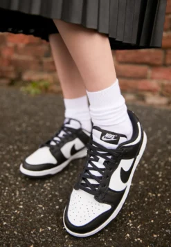 Nike Sportswear Dunk - Baskets Basses - White/Black 9 Nike Sportswear Dunk - Baskets Basses - White/Black -Magasin De Chaussures Mode Pour Femmes e9dcc4a48098423fadd90e9e67495cab scaled