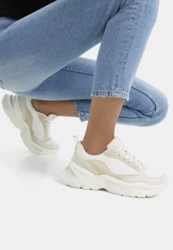 BERSHKA Detail - Contrast - Baskets Basses - Sand